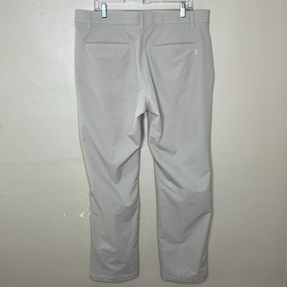 UNDER ARMOUR Straight Leg Tech pants Cream Stretchy Flat Front Light Weight 38